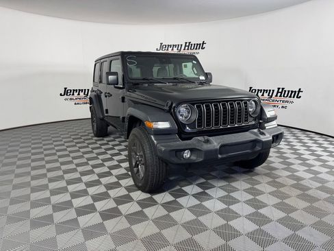 Used 2024 Jeep Wrangler Sport S image 7