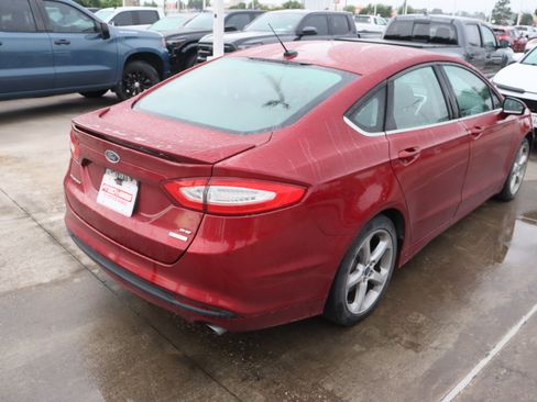 Used 2014 Ford Fusion SE FWD image 10