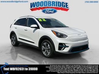Used 2022 Kia Niro EX image 1