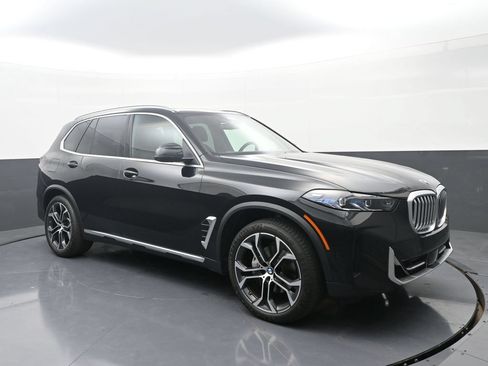 Used 2026 BMW X5 xDrive40i AWD/4WD image 3