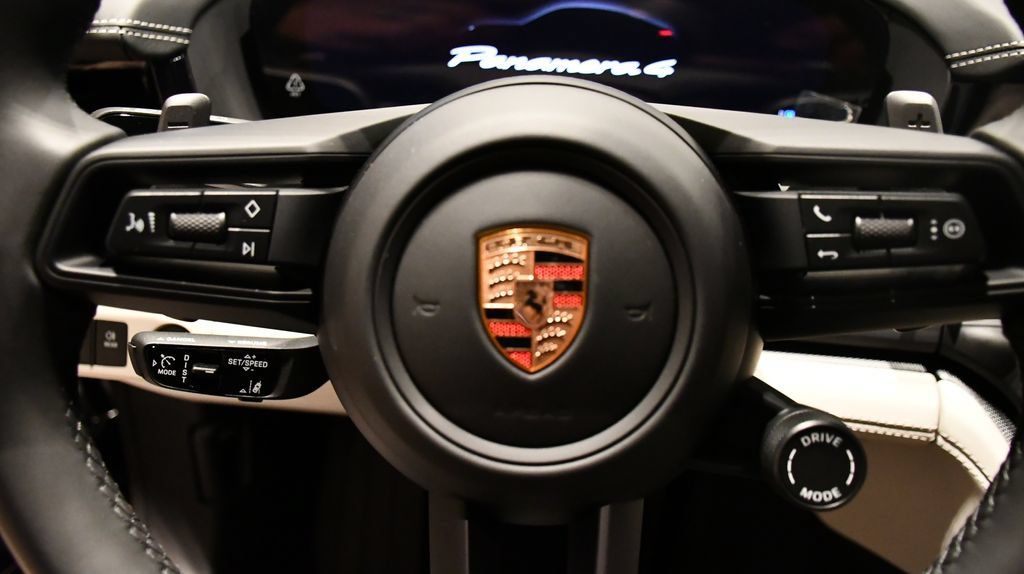 Certified 2026 Porsche Panamera 4 AWD/4WD image 11