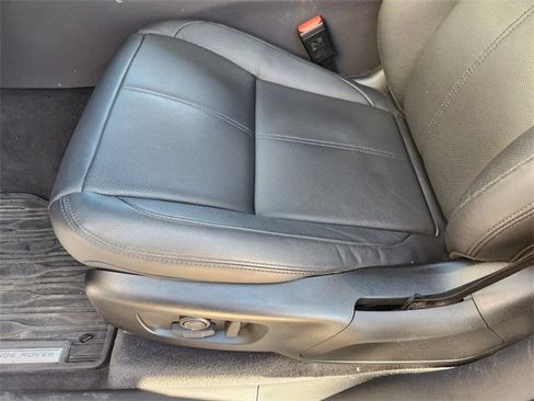 Used 2025 Land Rover Range Rover Velar Dynamic SE image 23