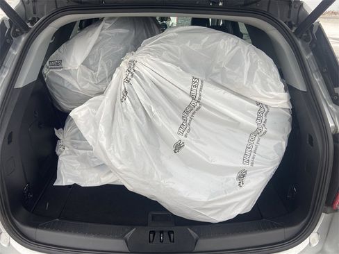 Used 2022 Ford Explorer XLT w/ Equipment Group 202A image 26