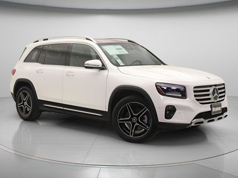 New 2026 Mercedes-Benz GLB 250 image 1