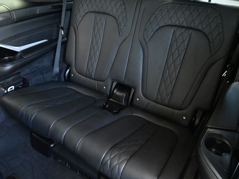 Used 2025 BMW X7 M60i w/ Climate Comfort Package AWD/4WD image 14
