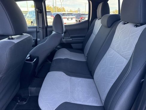 Used 2023 Toyota Tacoma TRD Sport image 6