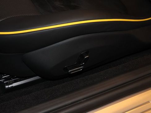 Certified 2025 Ferrari Roma Spider RWD image 80