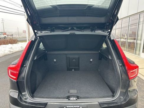 Certified 2025 Volvo XC40 B5 Core image 11