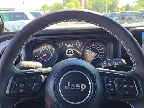Used 2025 Jeep Wrangler Unlimited Sport AWD/4WD image 34