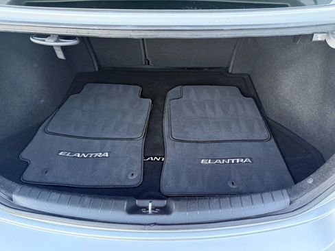 Used 2018 Hyundai Elantra SE w/ SE Connectivity Package 04 image 24