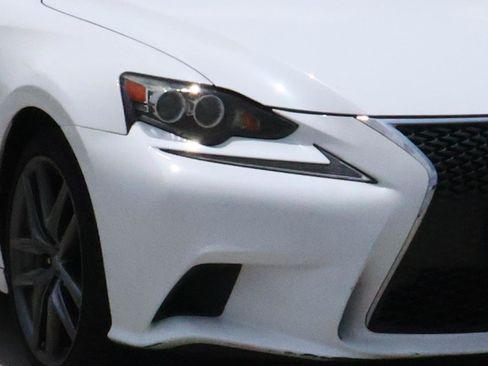 Used 2016 Lexus IS 200t w/ F Sport Package RWD image 8