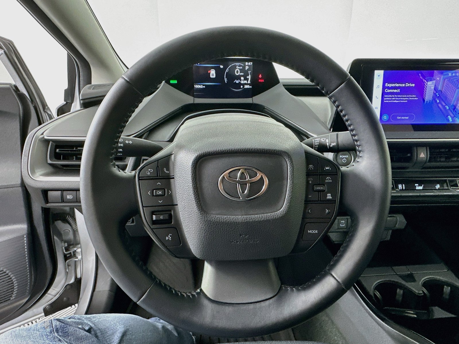 Certified 2025 Toyota Prius LE AWD/4WD image 11