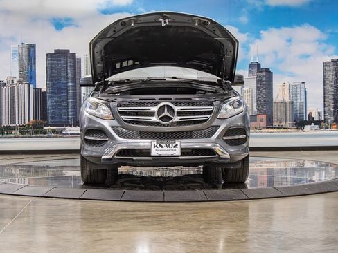 Certified 2017 Mercedes-Benz GLE 350 4MATIC image 4