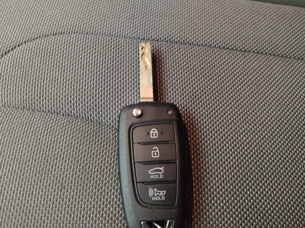 Used 2025 Hyundai Elantra SE FWD image 32