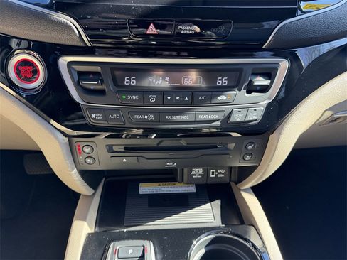 Used 2022 Honda Pilot Elite image 45