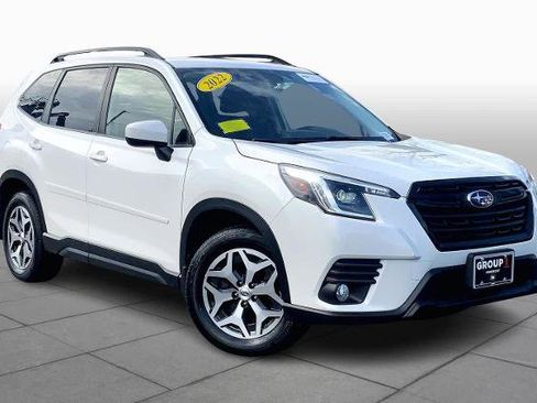 Used 2022 Subaru Forester Premium image 3
