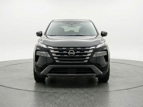 Used 2025 Nissan Rogue SV AWD/4WD image 2
