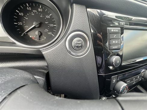 Used 2020 Nissan Rogue SV image 17