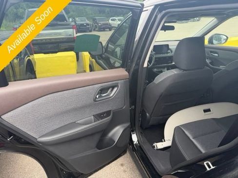 Used 2021 Nissan Rogue SV FWD image 9