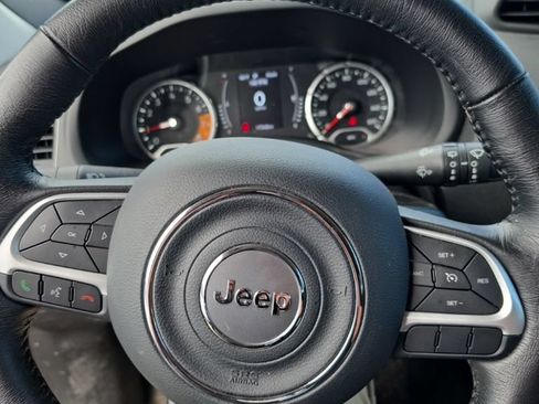 Used 2023 Jeep Renegade Latitude w/ Premium Group AWD/4WD image 19