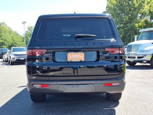Used 2022 Jeep Wagoneer Series III w/ Premium Group I AWD/4WD image 21