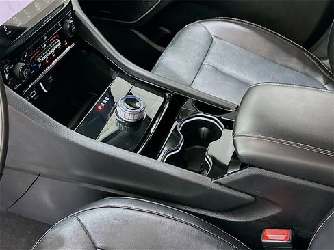 Used 2022 Jeep Grand Cherokee Limited image 17