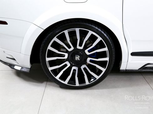 Used 2024 Rolls-Royce Cullinan AWD/4WD image 36