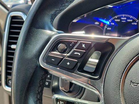 Certified 2020 Porsche Cayenne AWD/4WD image 36