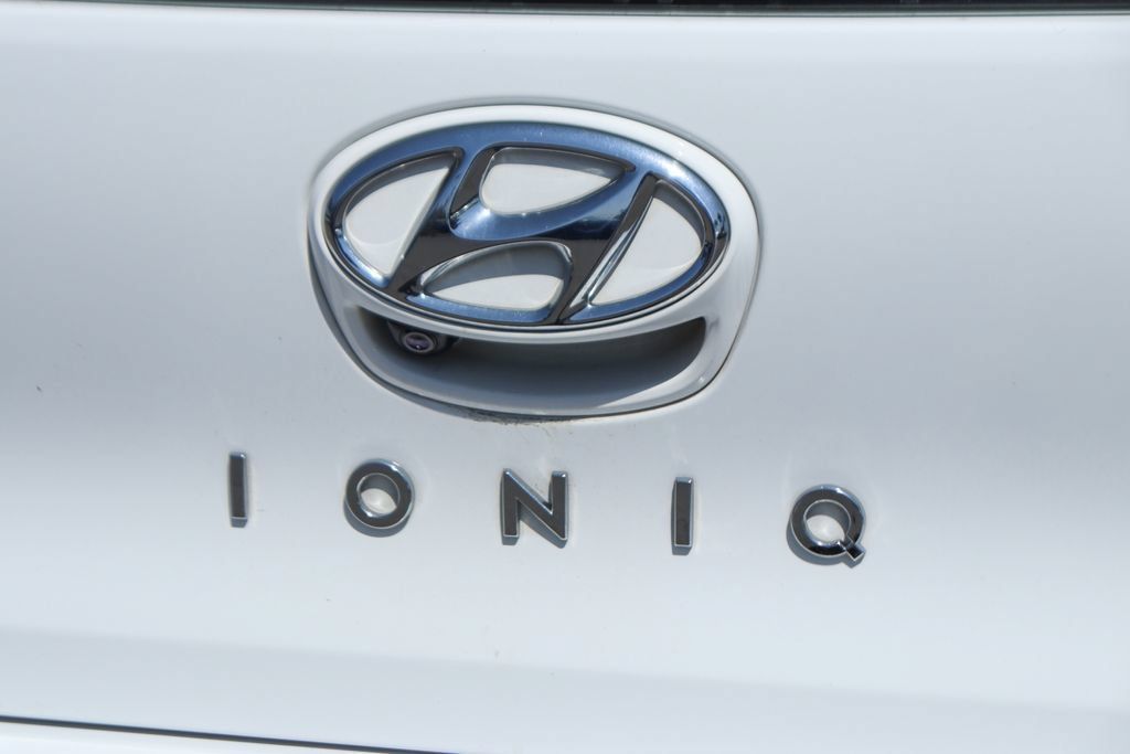 Used 2019 Hyundai Ioniq Electric FWD image 42