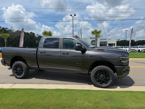 New 2026 RAM 2500 Big Horn AWD/4WD image 2
