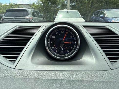 Used 2021 Porsche Macan AWD/4WD image 32