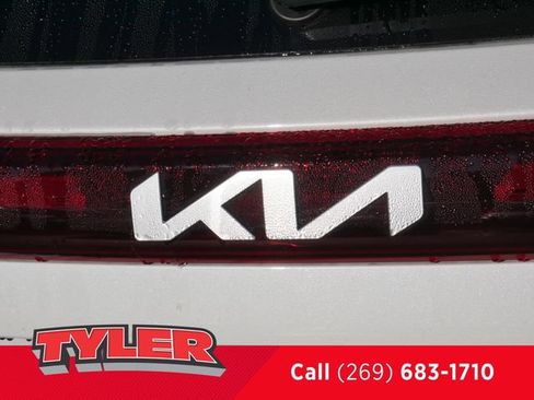 Used 2024 Kia Seltos LX AWD/4WD image 15