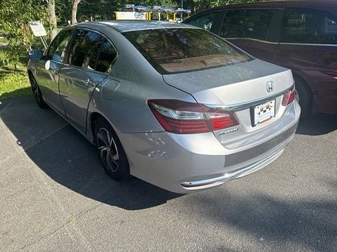 Used 2017 Honda Accord LX image 3