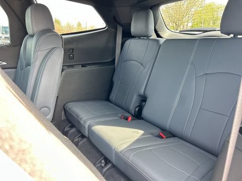 Used 2022 Buick Enclave Premium AWD/4WD image 26