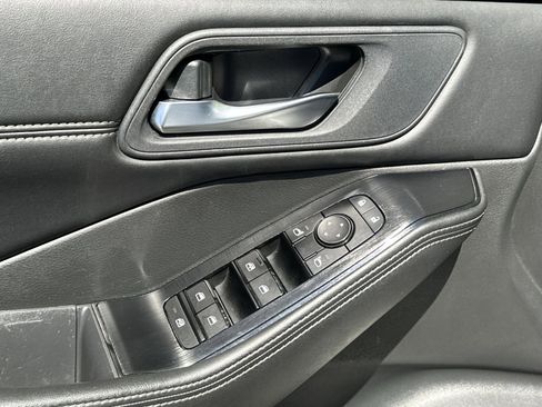 Used 2023 Nissan Rogue SV w/ SV Premium Package FWD image 25