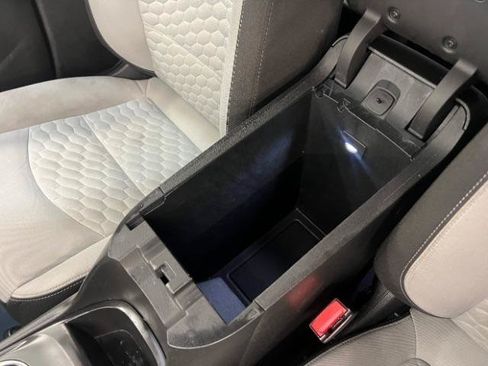 Used 2018 Chevrolet Equinox LT FWD image 21