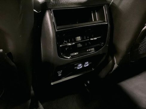 Used 2023 Jeep Grand Cherokee Altitude AWD/4WD image 10