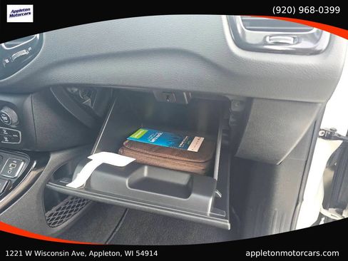 Used 2018 Jeep Compass Limited image 27