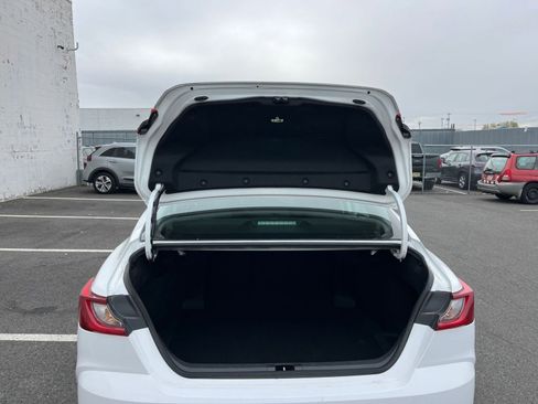 Used 2025 Toyota Camry LE image 31