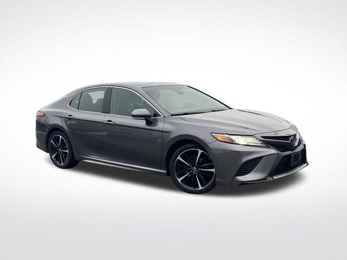Used 2018 Toyota Camry XSE image 28
