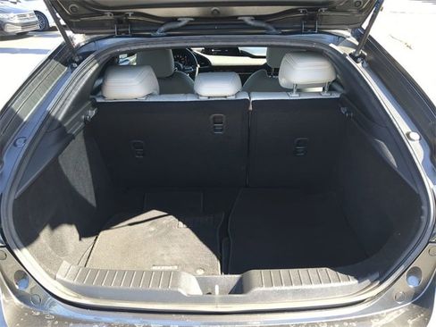 Used 2019 MAZDA MAZDA3 Hatchback w/ Preferred Package image 9