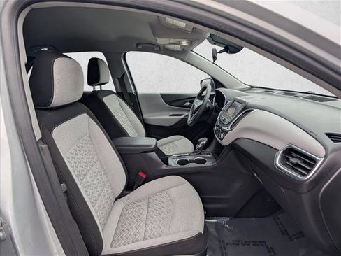 Used 2022 Chevrolet Equinox LT image 17