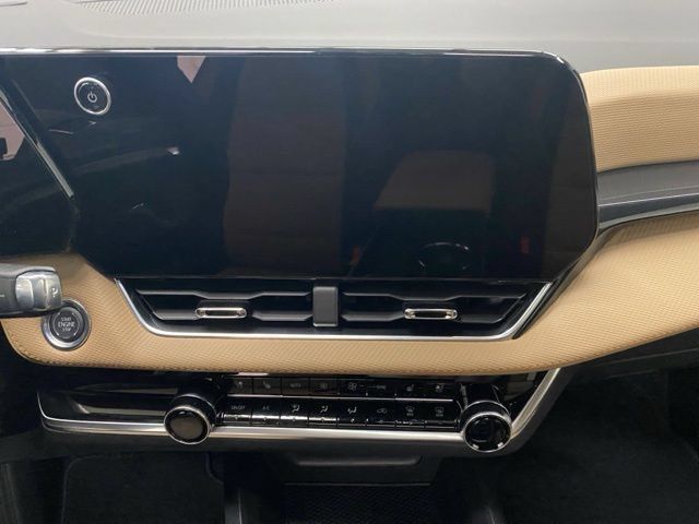 New 2027 Chevrolet Equinox ACTIV w/ Safety and Technology Package AWD/4WD image 39