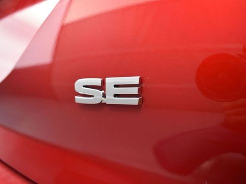 New 2025 Mitsubishi Outlander SE image 11