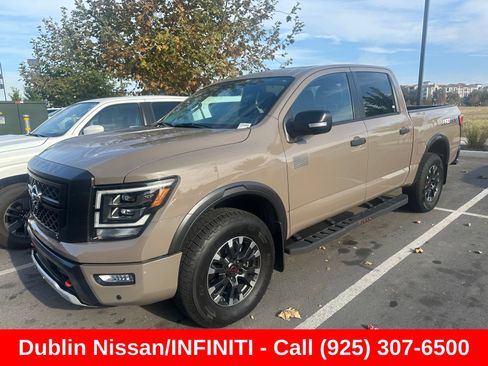 Used 2023 Nissan Titan PRO-4X w/ Pro-4x Convenience Package AWD/4WD image 3