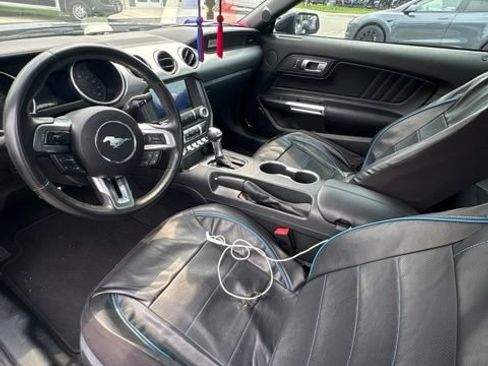 Used 2022 Ford Mustang GT Premium w/ Black Accent Package RWD image 7
