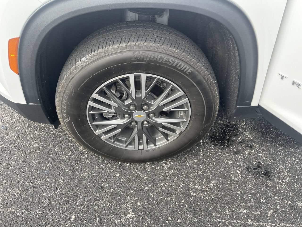 Used 2025 Chevrolet Traverse LT FWD image 33