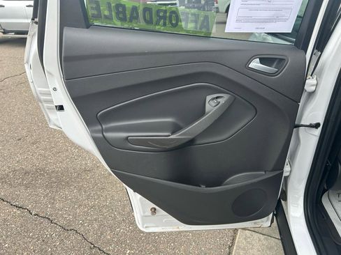 Used 2017 Ford Escape SE image 13