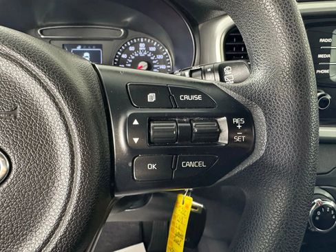 Used 2018 Kia Sorento L FWD image 16