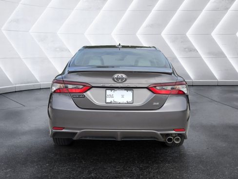 Used 2024 Toyota Camry SE FWD image 4